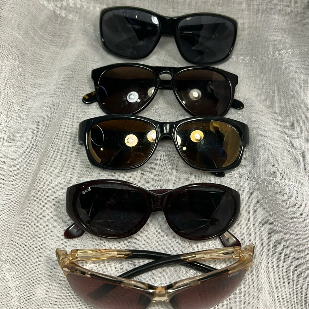Bundle of 5 pairs of sunglasses